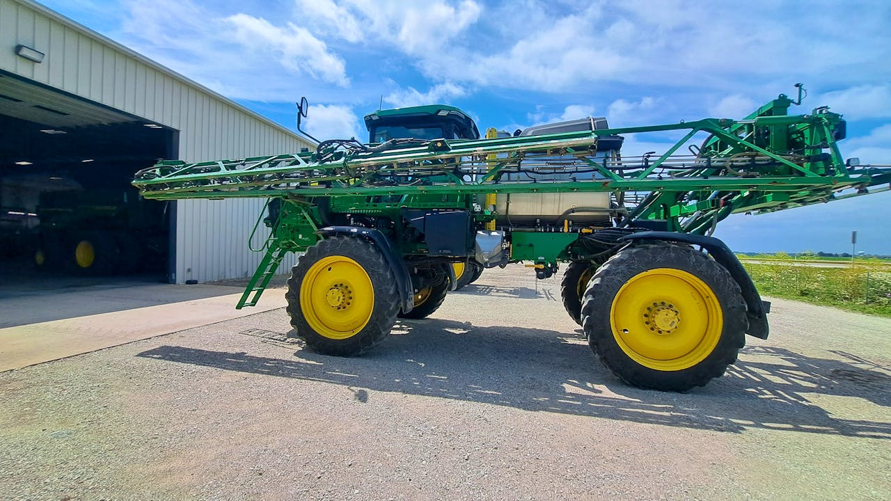 John Deere 412R