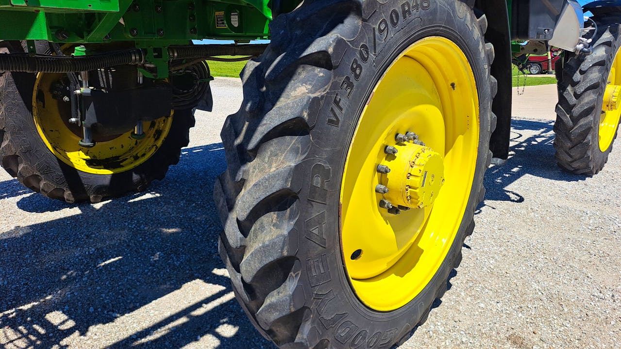 John Deere 412R