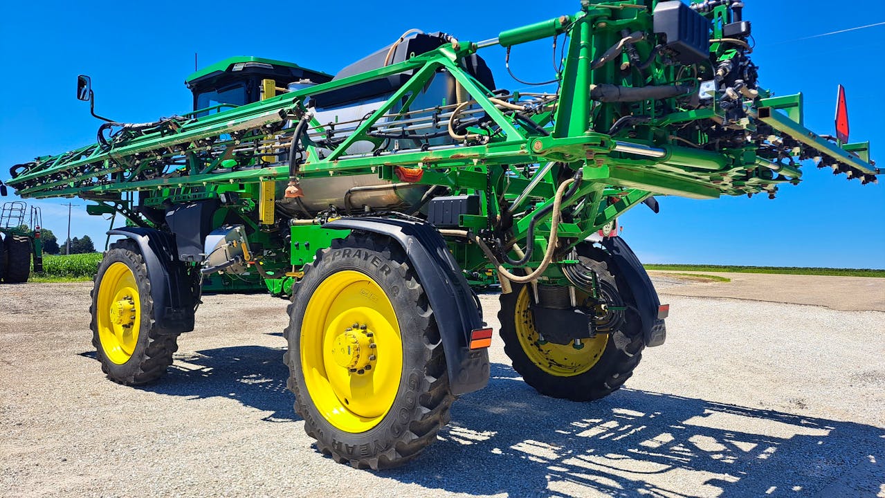 John Deere 412R