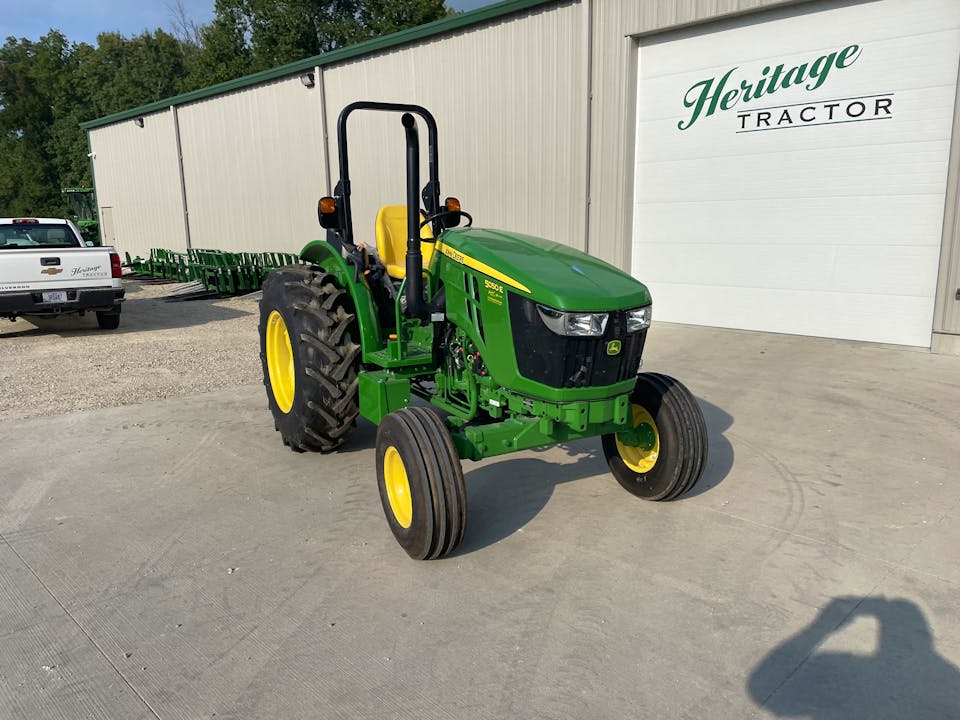 John Deere 5050E