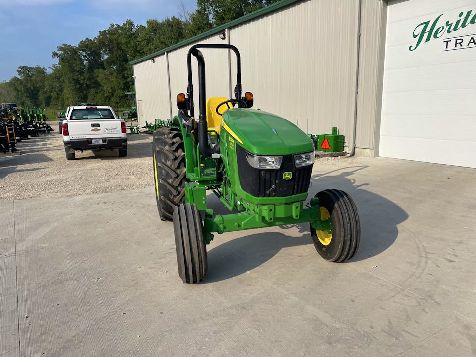 John Deere 5050E