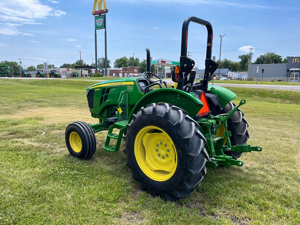 John Deere 5050E