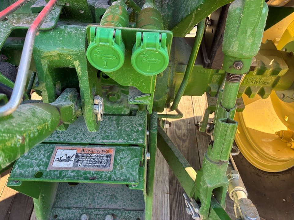 John Deere 5050E