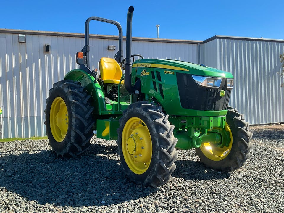 John Deere 5050E