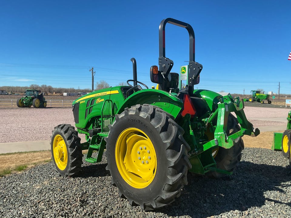 John Deere 5050E