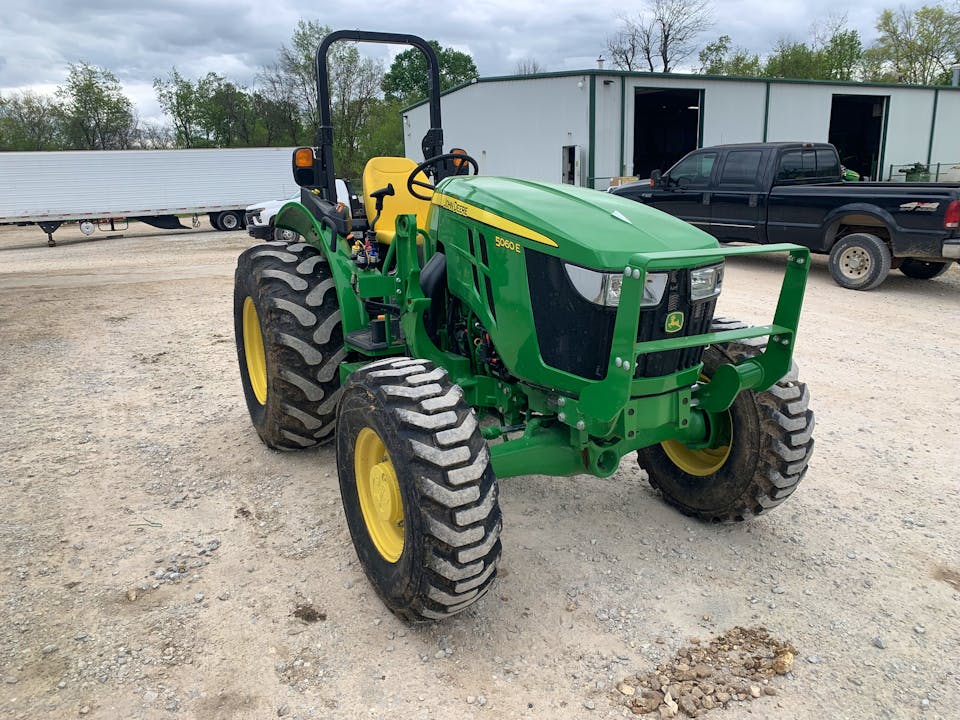 John Deere 5060E