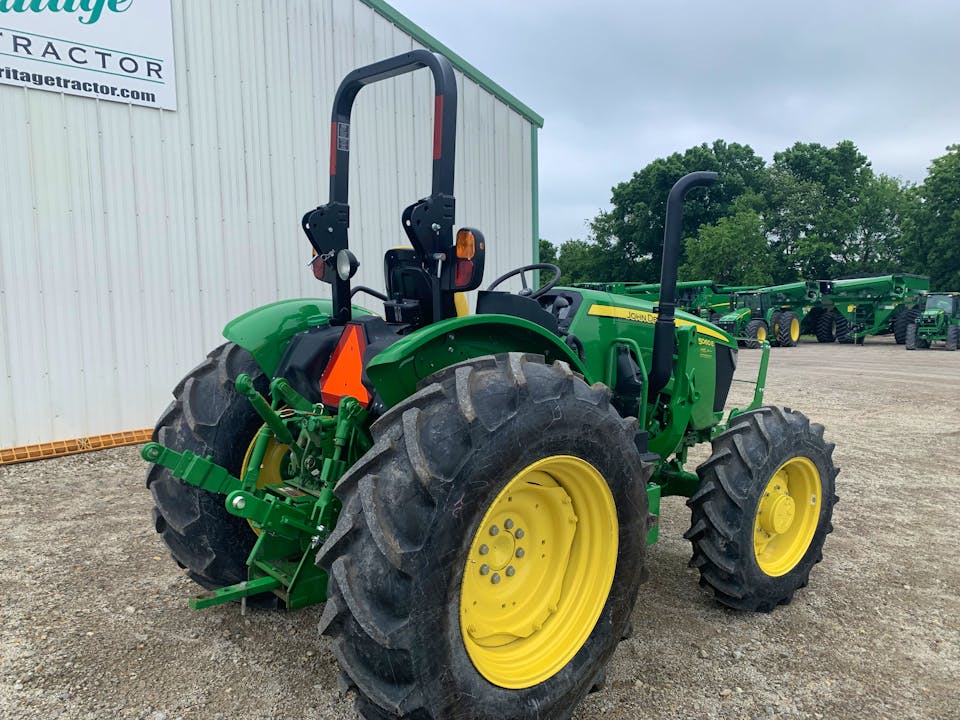 John Deere 5060E