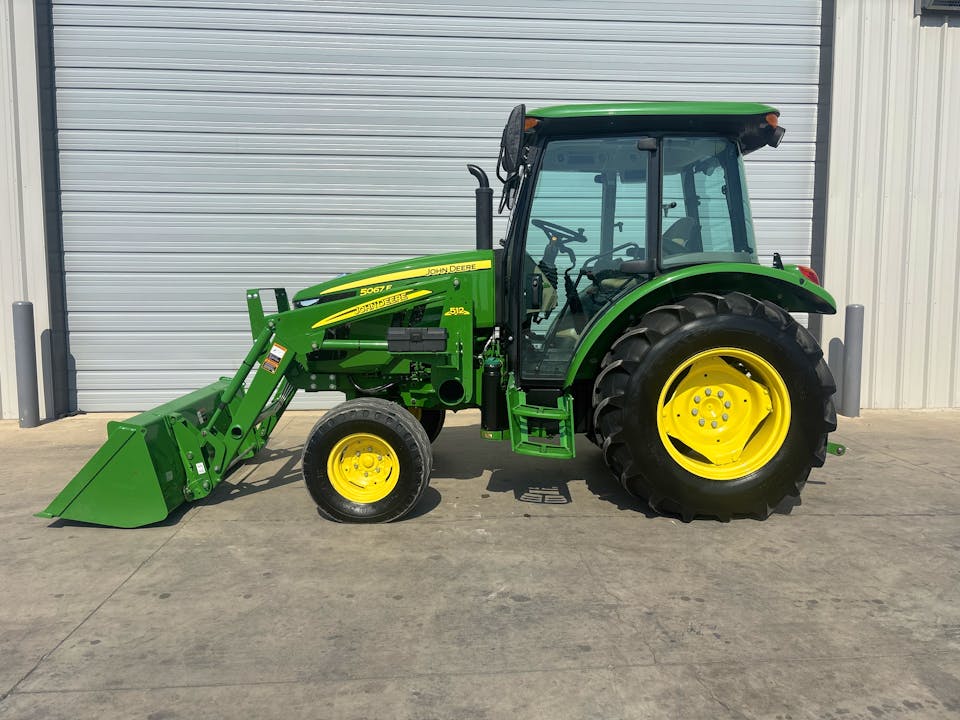 John Deere 5067E