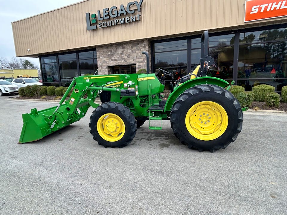 John Deere 5067E