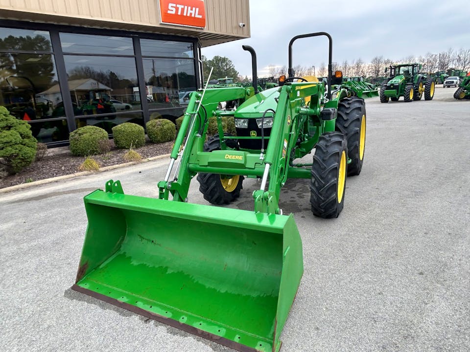 John Deere 5067E