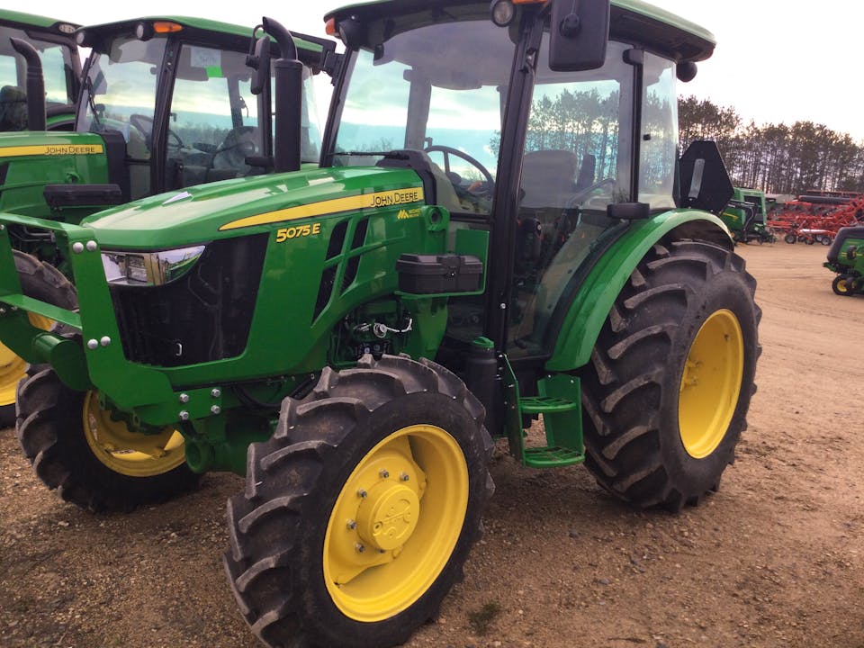 John Deere 5075E