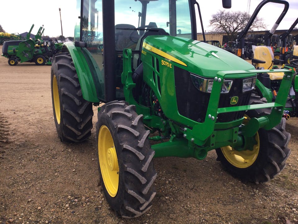 John Deere 5075E