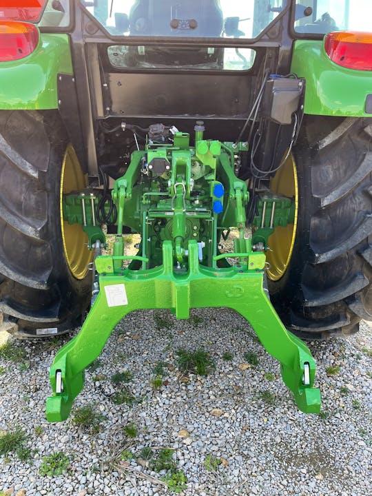 John Deere 5075E