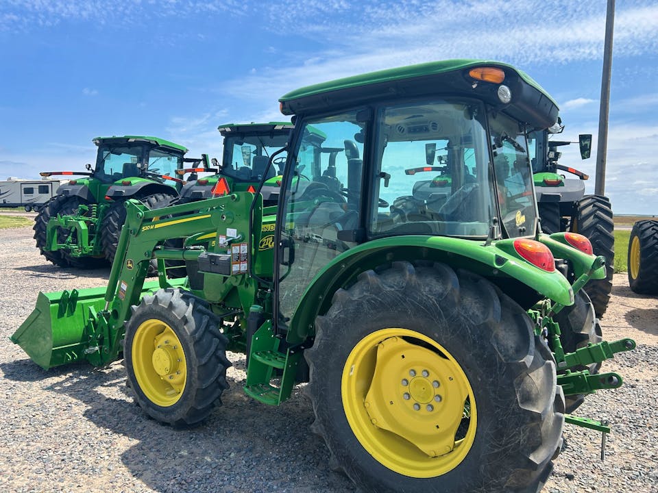 John Deere 5075E