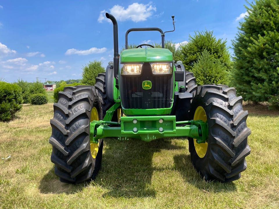 John Deere 5075M