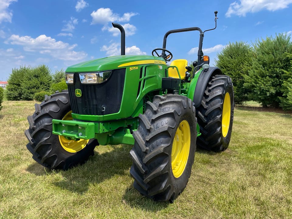 John Deere 5075M