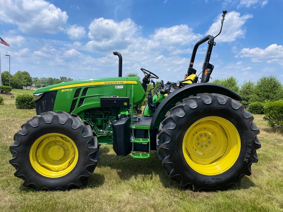 John Deere 5075M