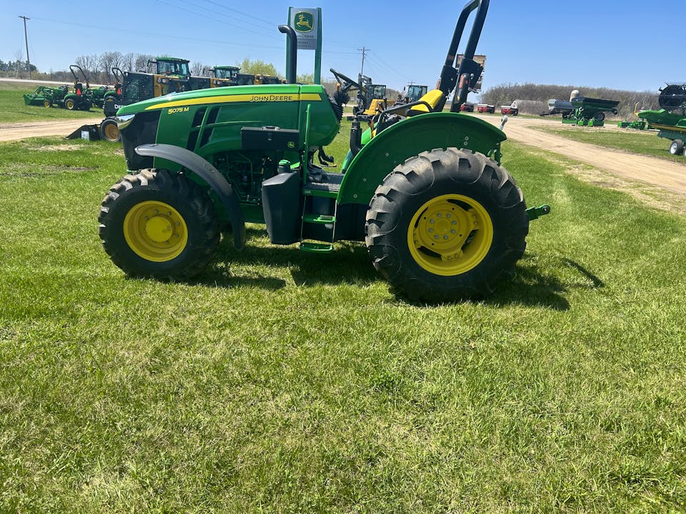 John Deere 5075M
