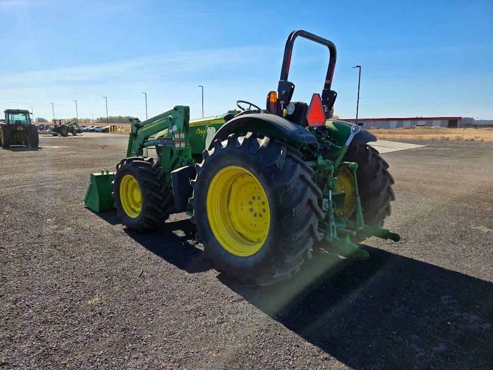 John Deere 5075M