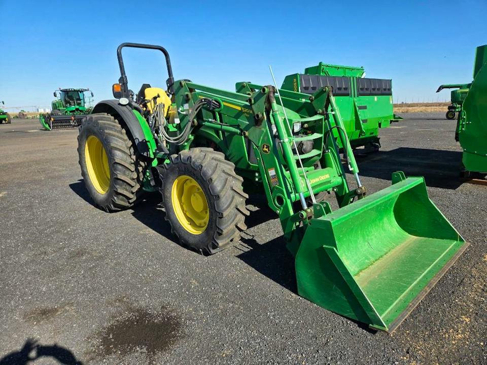 John Deere 5075M