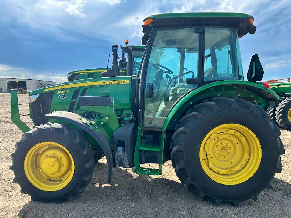 John Deere 5090E