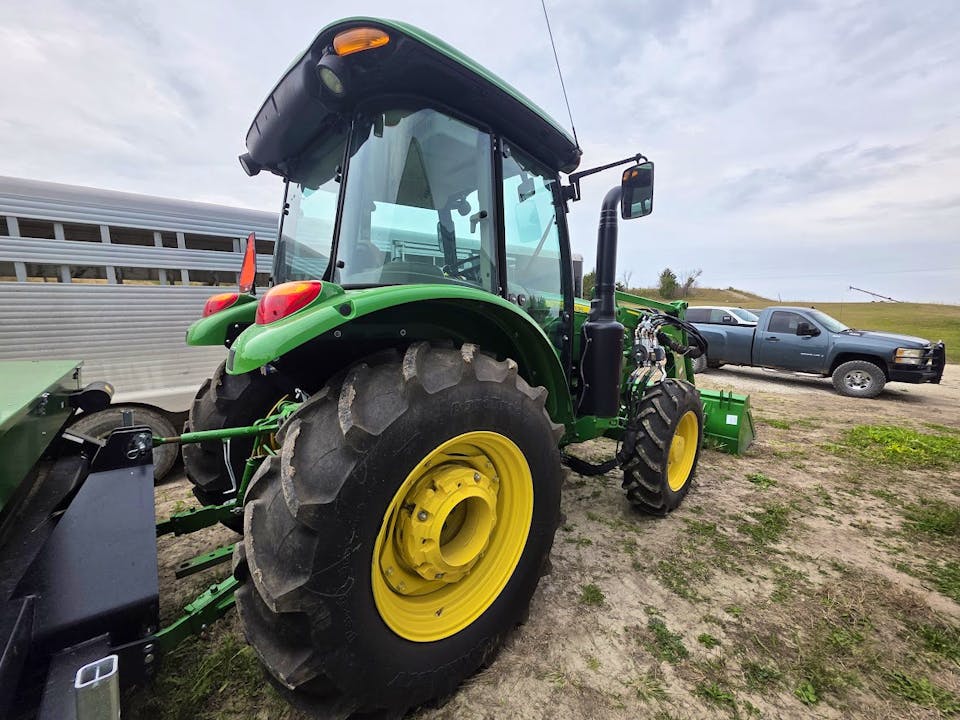 John Deere 5100E