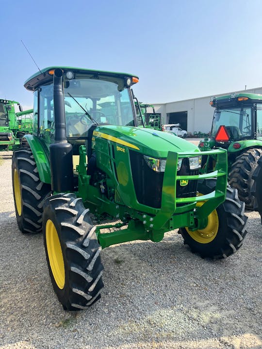 John Deere 5100E