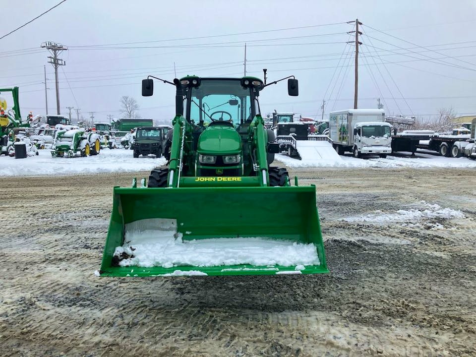 John Deere 5105M