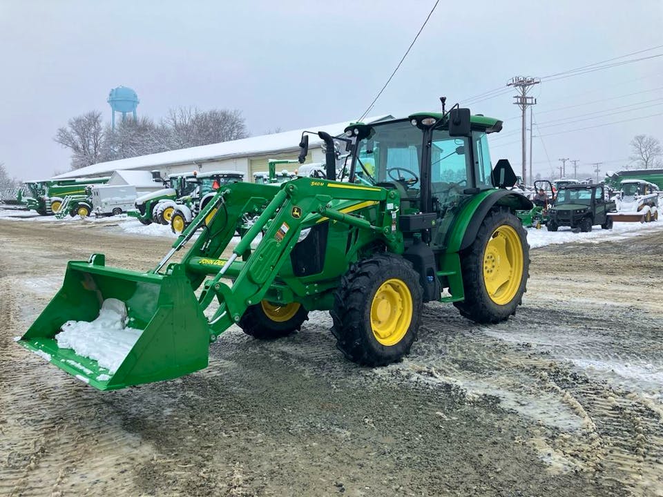 John Deere 5105M