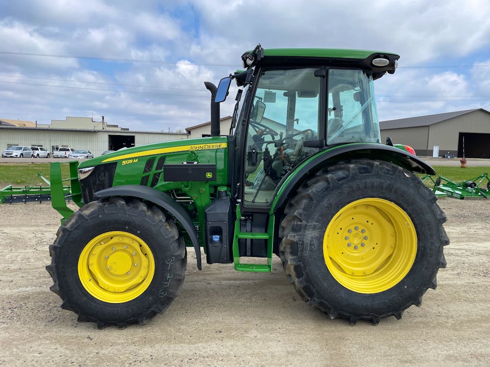 John Deere 5125M