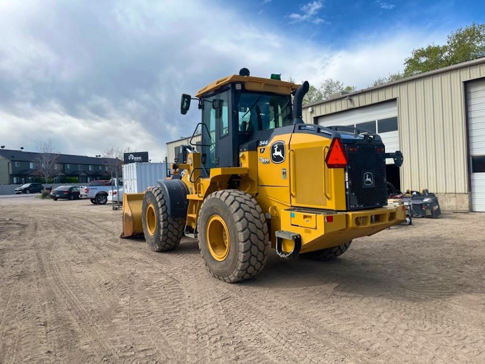 John Deere 544P