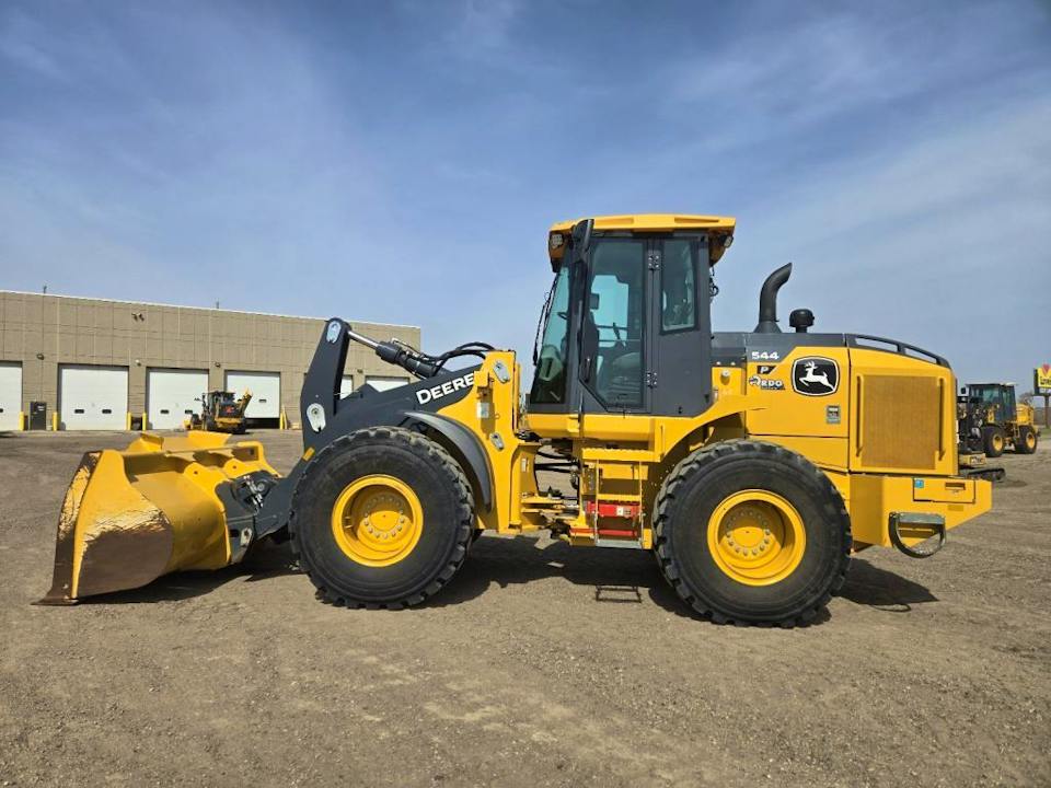 John Deere 544P