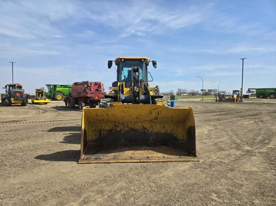 John Deere 544P