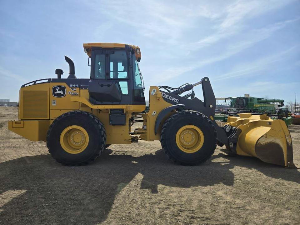 John Deere 544P