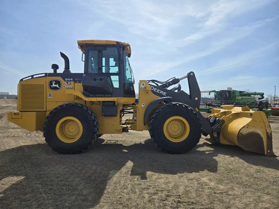 John Deere 544P