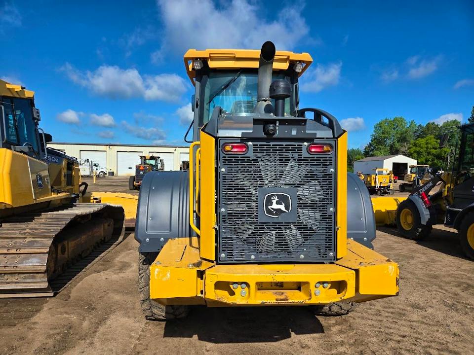 John Deere 544P