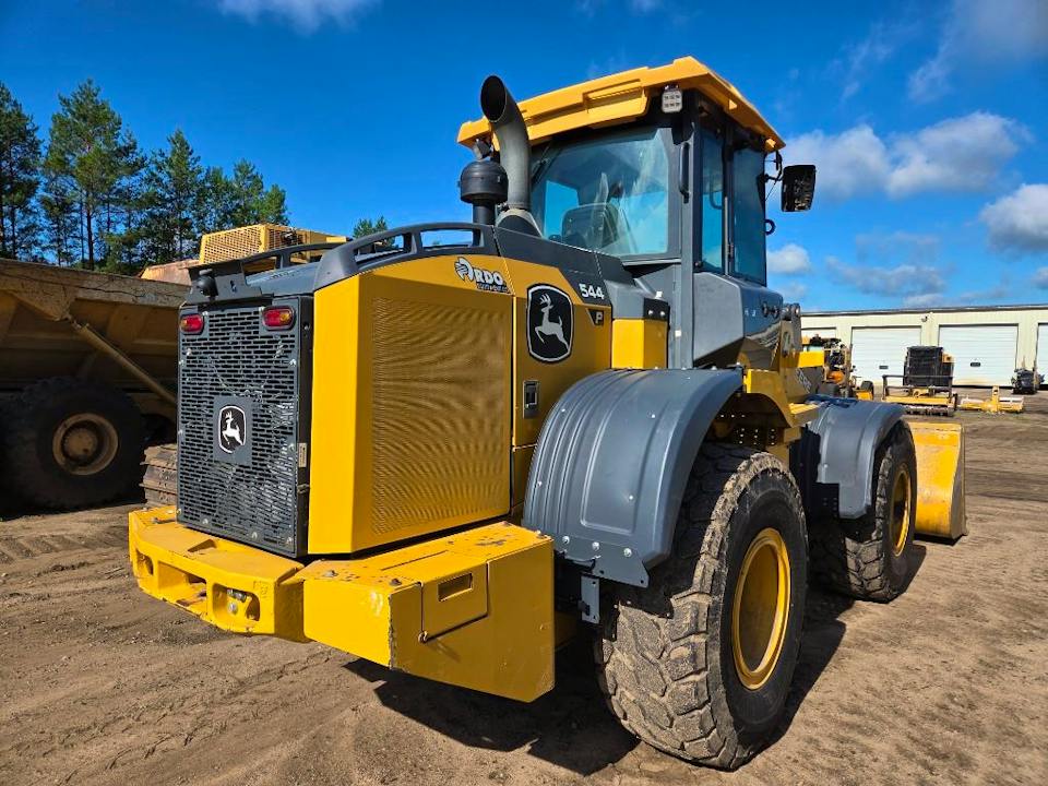 John Deere 544P