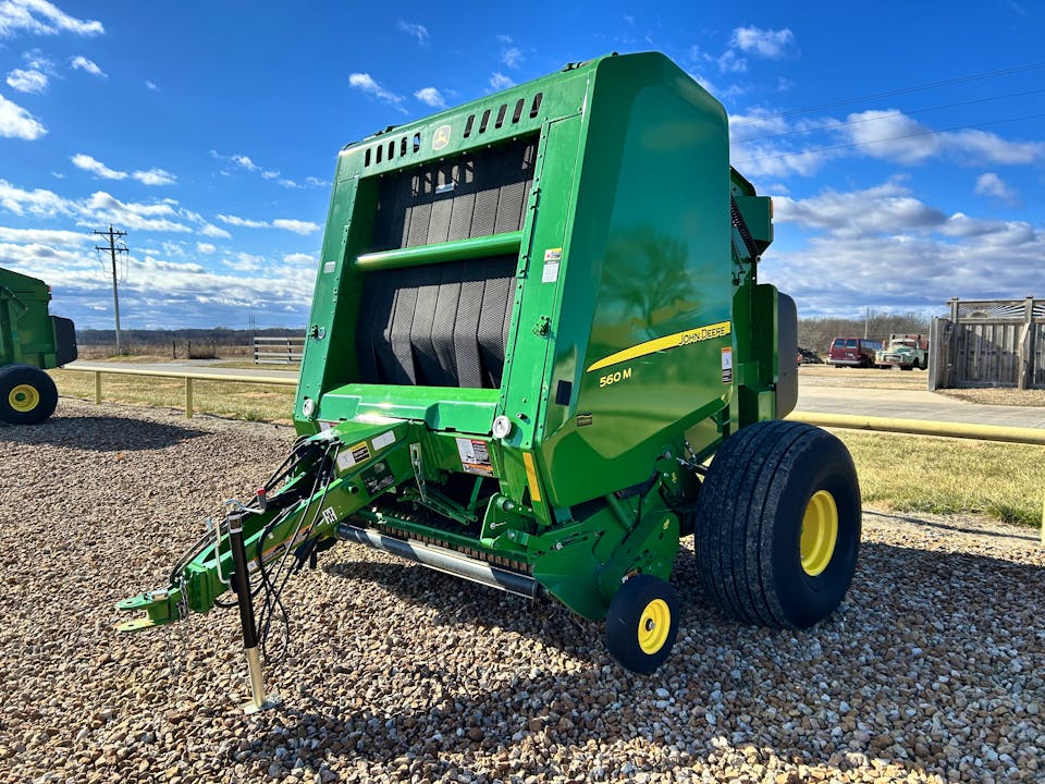 John Deere 560M