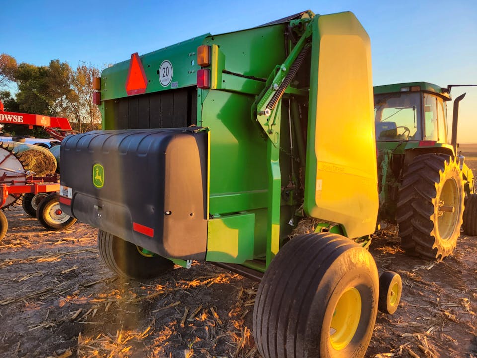 John Deere 560M