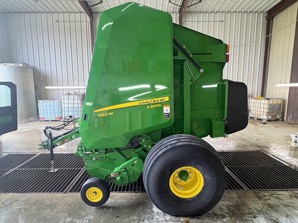 John Deere 560M