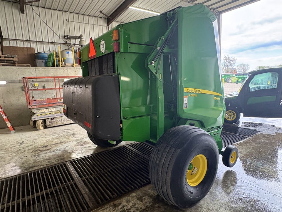 John Deere 560M