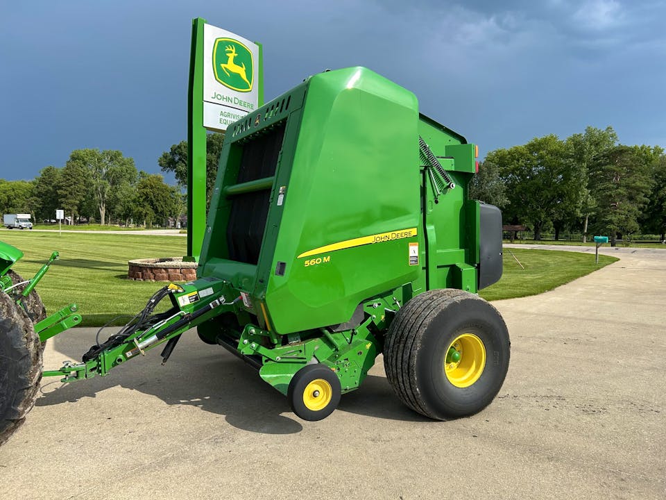 John Deere 560M