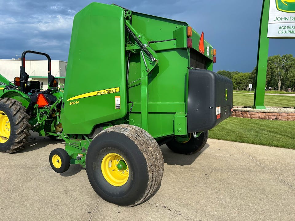 John Deere 560M