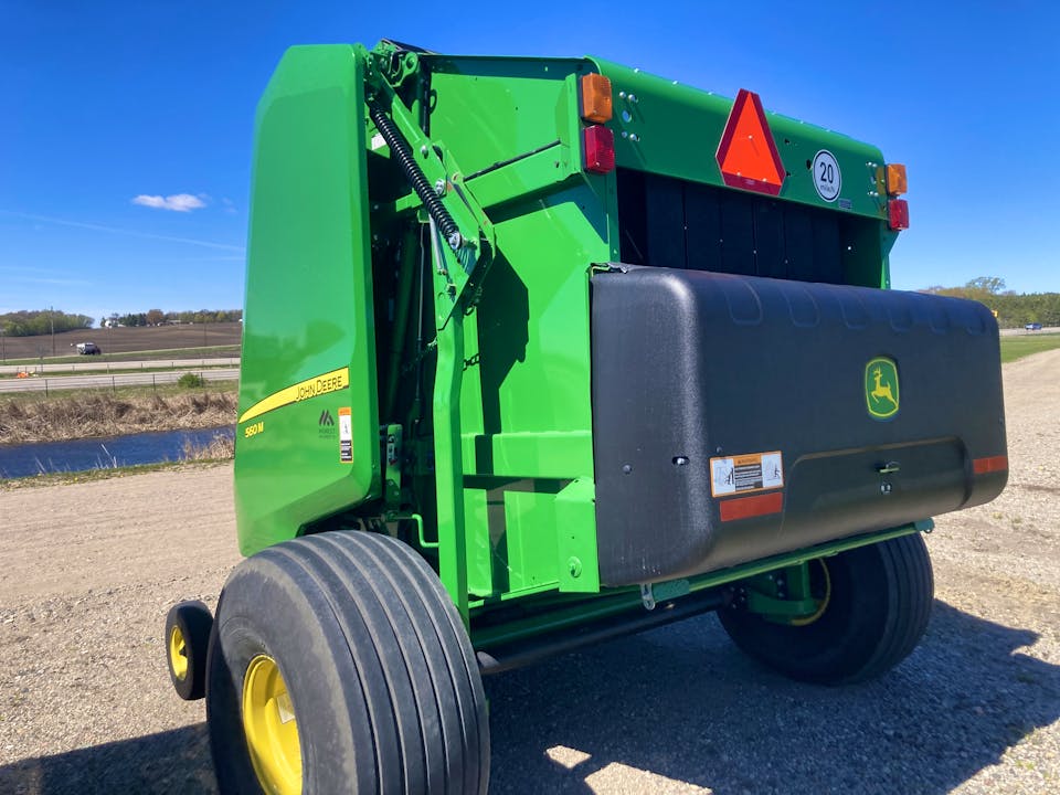 John Deere 560M