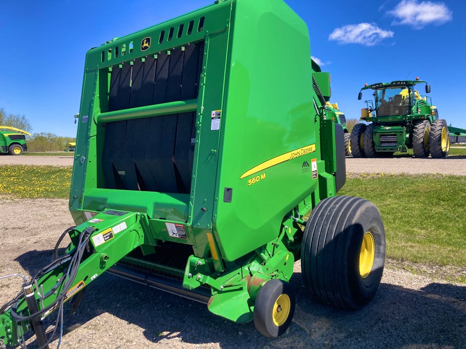 John Deere 560M