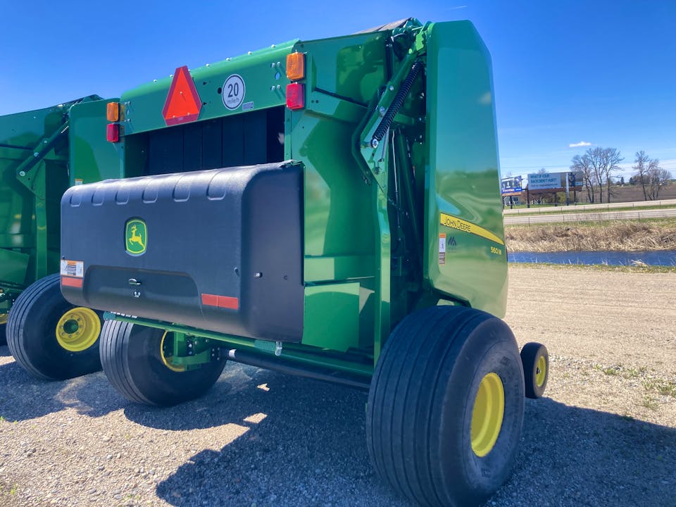John Deere 560M