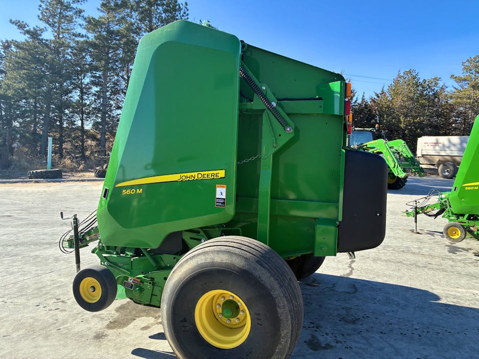 John Deere 560M
