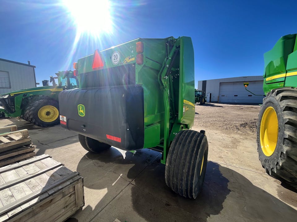 John Deere 560M