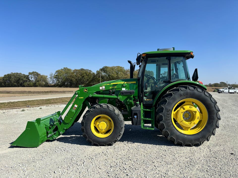 John Deere 6105E