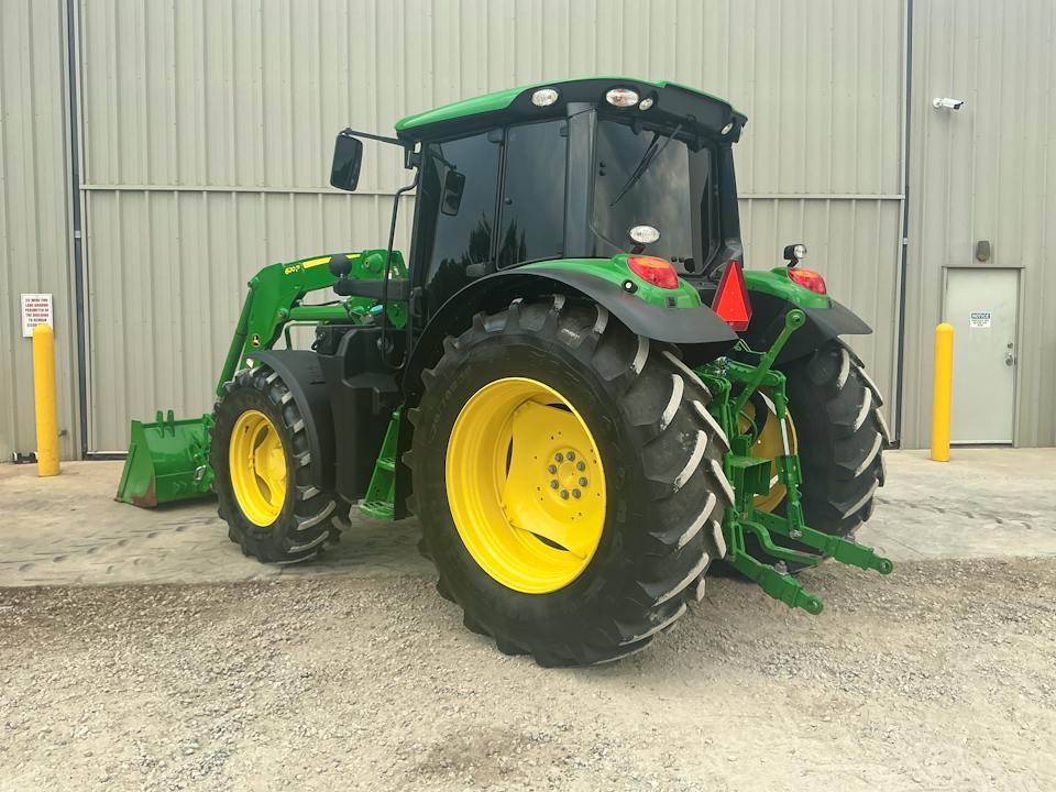 John Deere 6110M